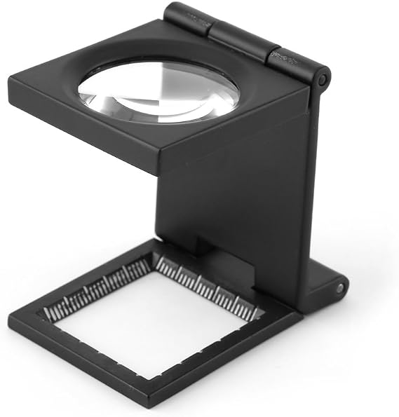 Folding Pocket Magnifier,10x Pocket Standing Foldable Magnifier Loupe with Scale for Textile Optical Jewelry Sewing Thread Collection Repair