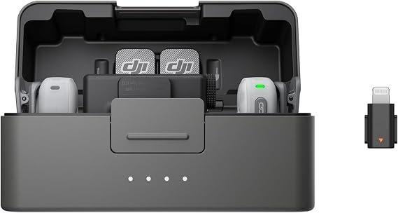 DJI Mic Mini 2（2 TX + 1 スタンダードRX + 充電ケース） iPhone 17/16/15＆Android／カメラ／タブレット／PC用ワイヤレスマイク 48時間駆動 400 m伝送 マルチカラー マグネット式フロントカバー + DJI Mic Miniスマートフォンアダプター（Lightning）
