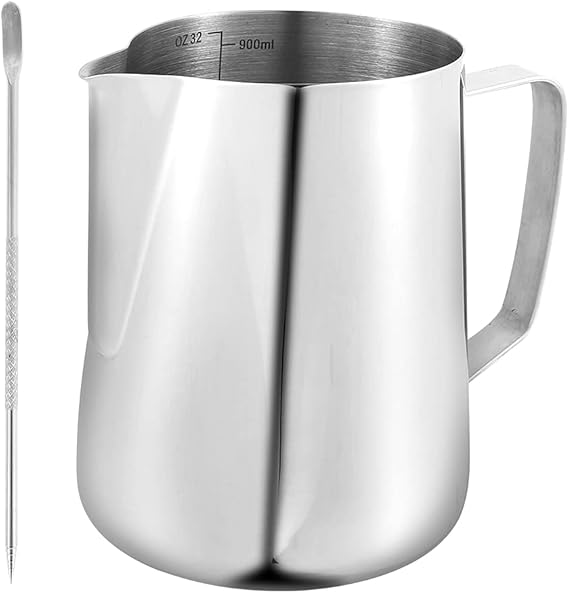 Milk Frothing Pitcher 900ml/30oz Stainless Steel Handheld Milk Jug Milk Coffee Cappuccino Latte Art Barista Steam Pitchers Milk Jug Cup with Decorating Pen for Making Cappuccino Latte Coffee Art