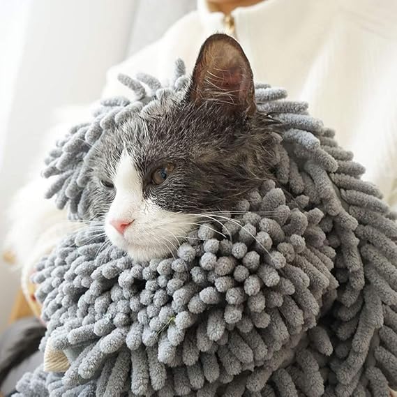 Petlex Dry Dog & Cat Towel, Super Absorbent Quick Dry Microfiber Chenille Shammy Towel, 31.5 x 13.8 inch, Grey