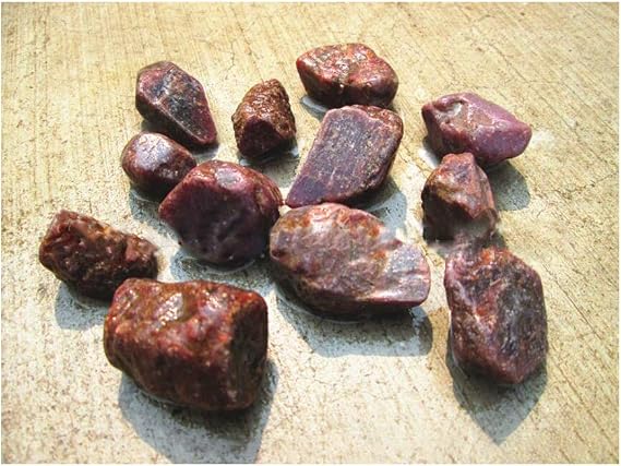 Natural Red Raw Stones Rough Healing Quartz Crystals for Tumbling, Polishing, Meditation, Reiki Crystal Healing & Home Office Decoration (Red Stone 100g)