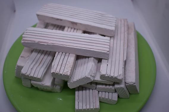 Grooved white slate pencils