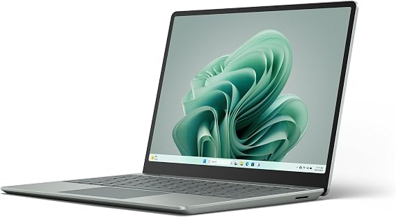 Microsoft Surface Laptop Go 3 / Office H&B 2021 Equipped / 12.4" / 12th Gen Core-i5 /8GB/256GB / Sage XK1-00010