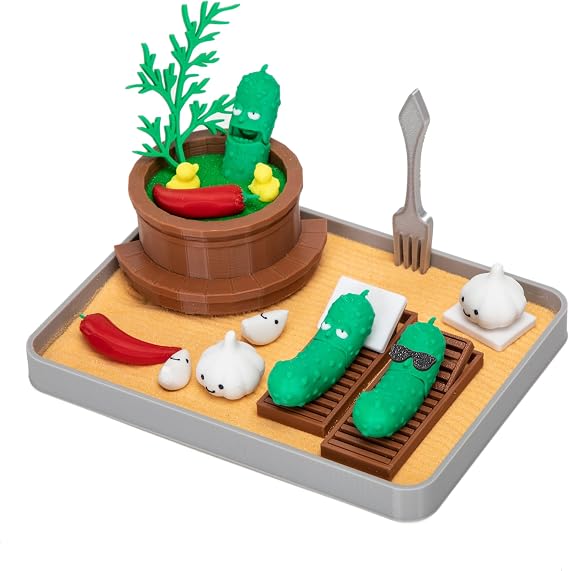 Stylor Pickle Zen Garden Office Desk Decor - Mini Decorative Therapy Sand Tray with Pickle Figurines and Wooden Barrel, Humorous Funny Stress Relief Gift Kit