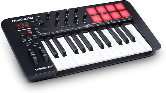 M-Audio Oxygen 25 (MKV) – 25 tuşlu, Beat Pad, Aklıllı Akor, Akıllı scale ve Arperggiator özellikli Zengin yazılım paketli ile gelen MIDI kontrolcü