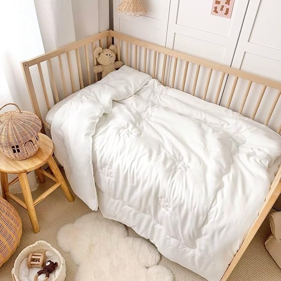 BuLuTu Toddler Comforter White Duvet Insert Fluffy Quilt,47"x59",1.9 Pounds