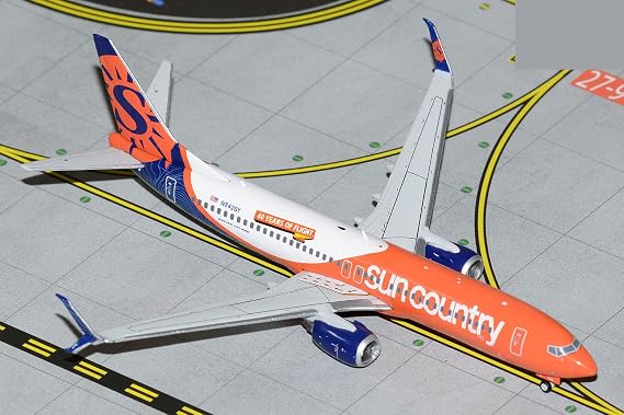 GeminiJets GJSCX1960 Sun Country Airlines Boeing 737-800 N842SY; Scale 1:400, Blue