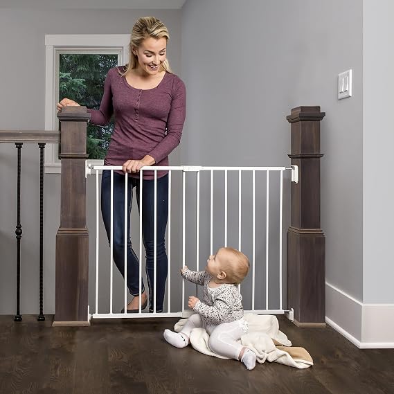 Regalo Safety 24"-40.5" Extra Wide Baby Gate for Top of Stairs & Dooways | Hardware Mounted, For Babies, Toddlers & Pets, White, Tested & Trusted for 30 Years