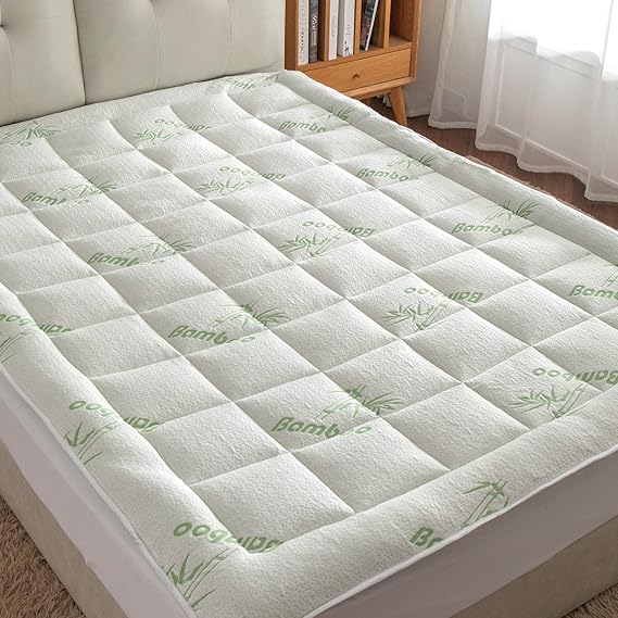 Small Double Mattress Pad Topper with Soft Bamboo Cover, Cooling Skin-Friendly Mattress Protector with Deep Elastic Skirt Fit to Max.22", 300gsm Silky Soft Fiber Filled for Cushioning