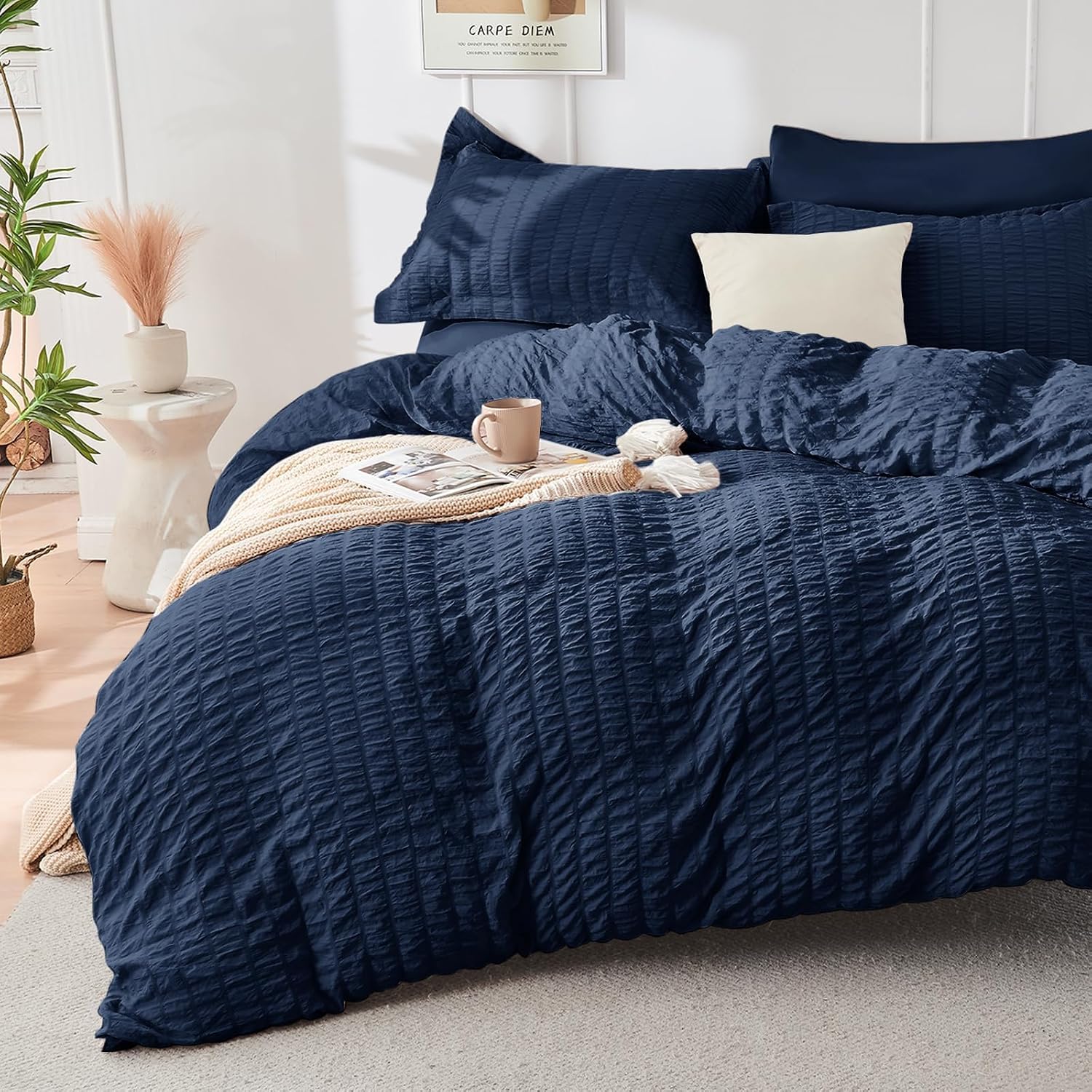 HYMOKEGE Navy Blue Duvet Cover King Size, Ultra Soft 3-Piece Seersucker Duvet Cover Set with Zipper Closure, Soft Brushed Microfiber Bedding Set with 8 Corner Ties (104"x90", 2 Pillowshams)