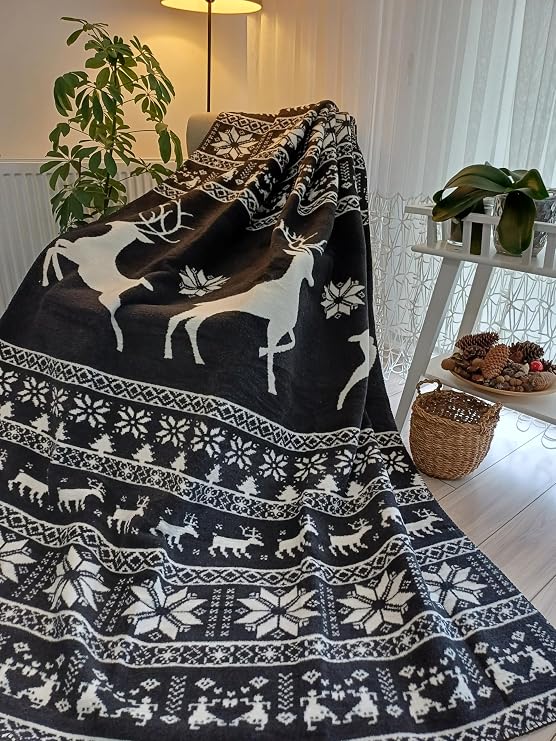 Tek Kişilik Yılbaşı Battaniyesi, 150 * 200 cm, Kırmızı-Beyaz, Pamuklu Battaniye, Yeni yıl Hediyesi, Geyik Figürlü Yeni yıl Battaniyesi (Siyah-Beyaz)